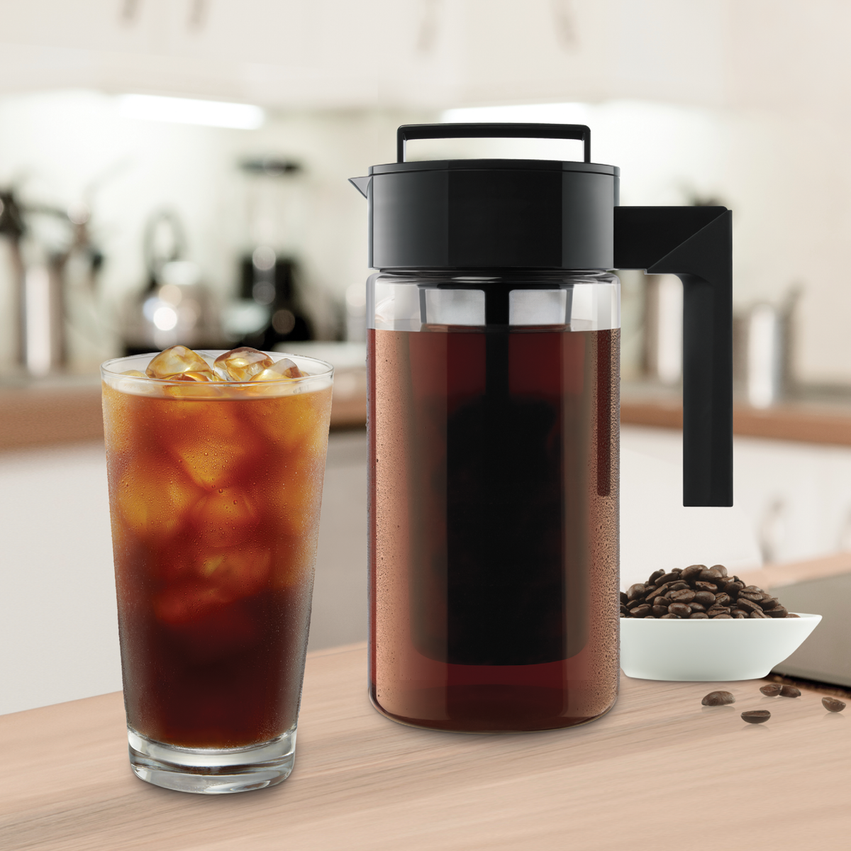 cold-brew-coffee-maker-u9 10310-ColdBrewCoffeeMaker-1qt-lifestyle2.png