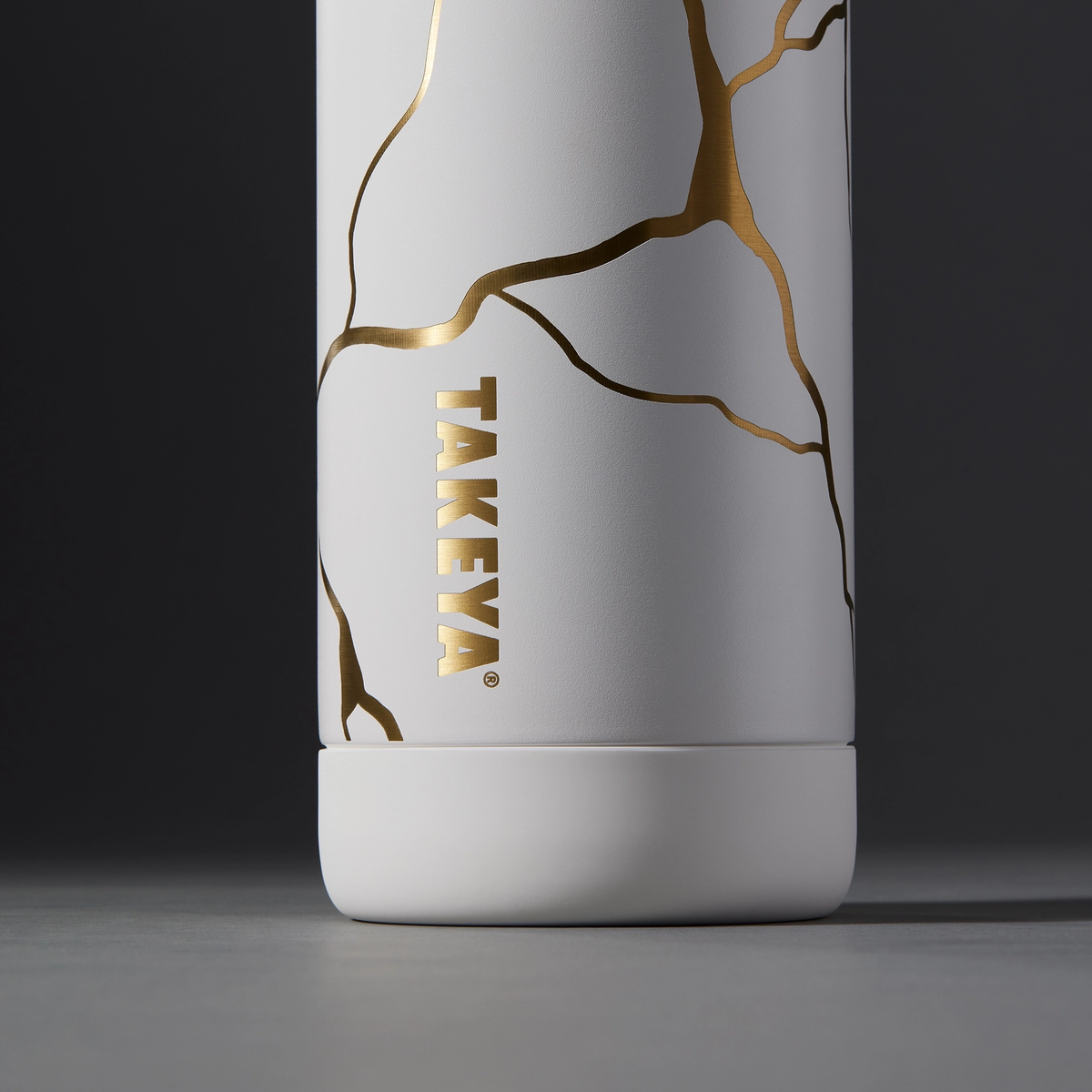 kintsugi-water-bottle-with-straw-lid-i9 51389-TK_HO25_Kintsugi_Takeya9236_Crop.png